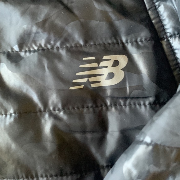 Women’s New balance puffer jacket size L - Picture 2 of 4